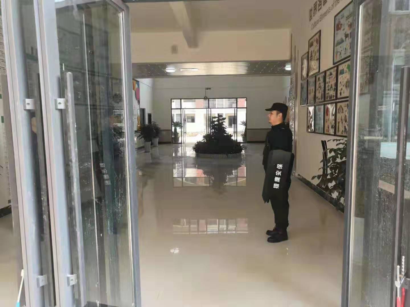 獵鷹和大家分享的是在學校工作的襄陽保安服務(wù)人員的崗位工作職責