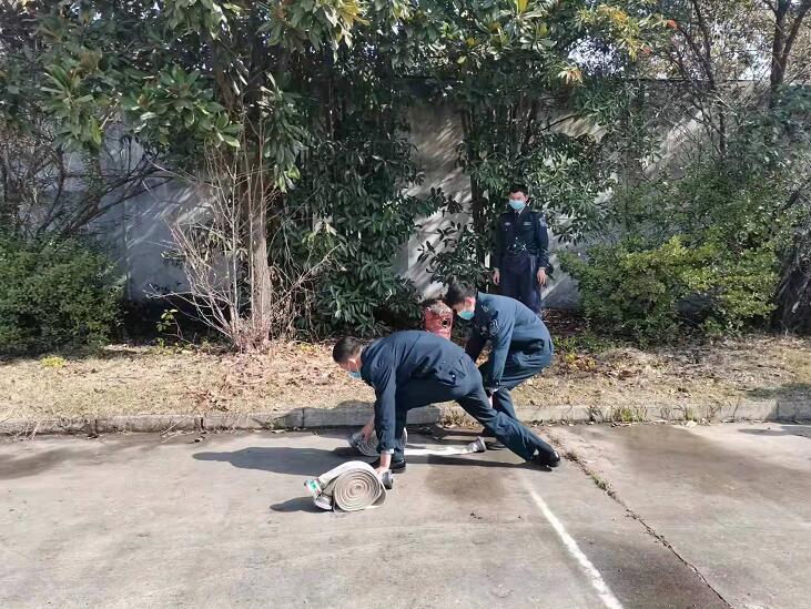 大型活動的時候，保安人員一般會制定這樣的應(yīng)對措施的！